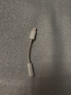 Apple MU7E2AM/A USB-C to 3.5 mm Headphone Jack Adapter